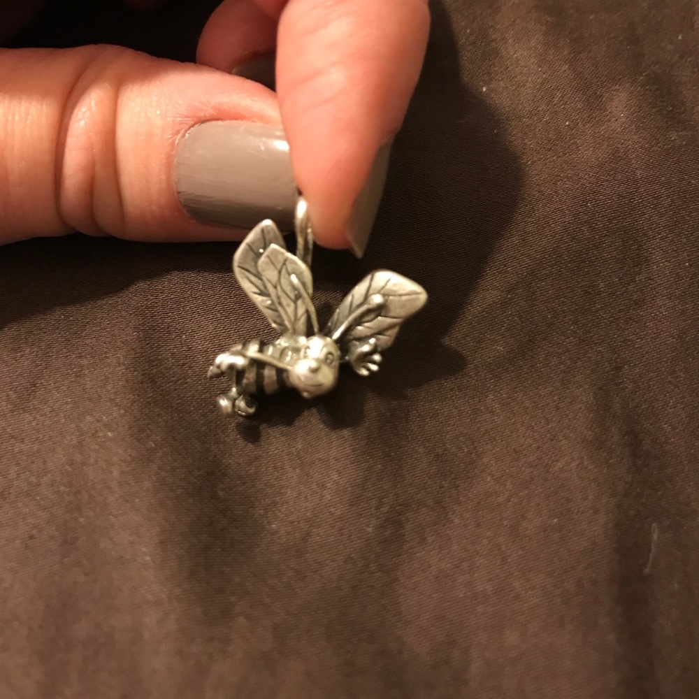 Bee charm